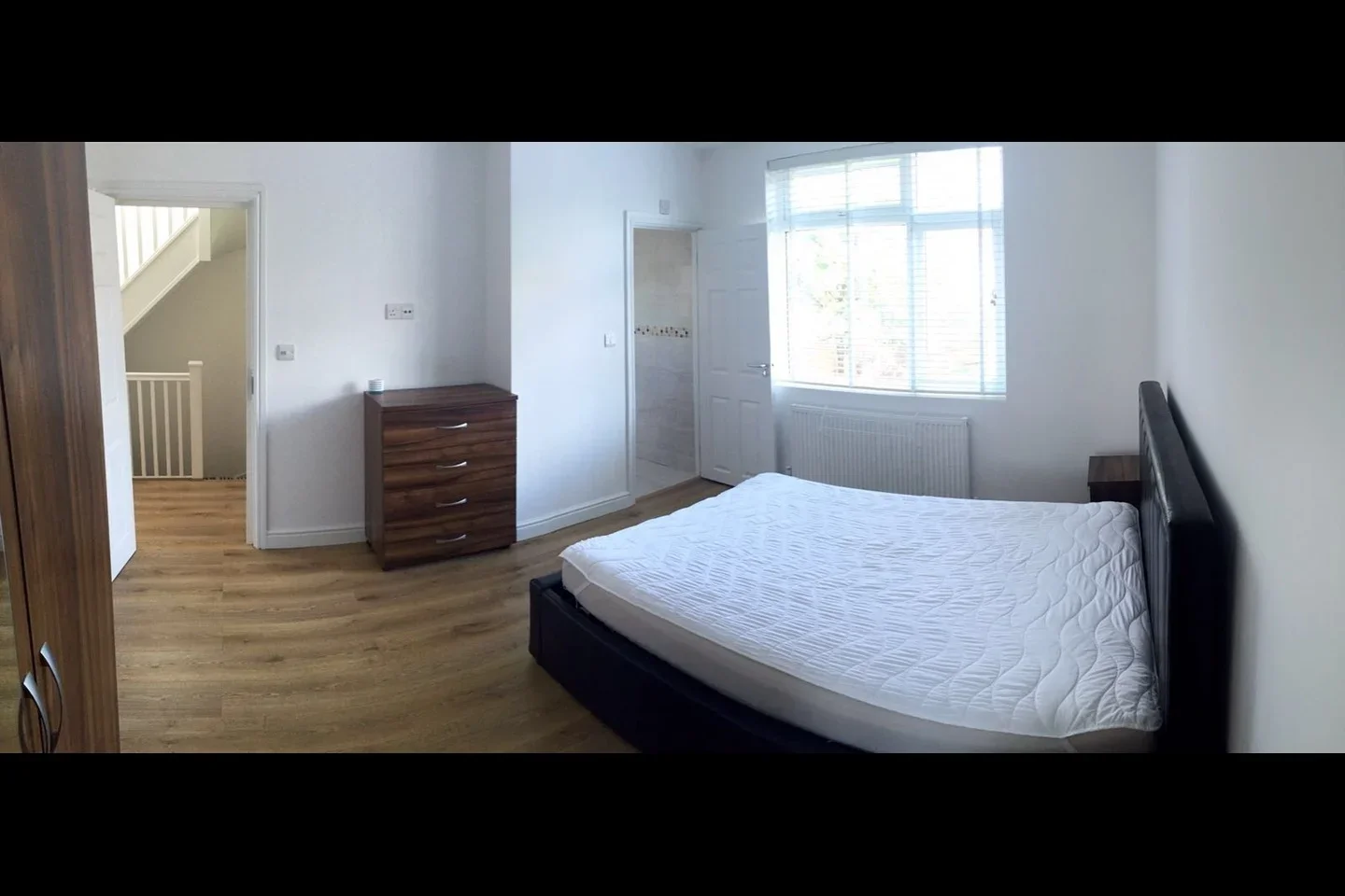 Room Dene Avenue in Greater London