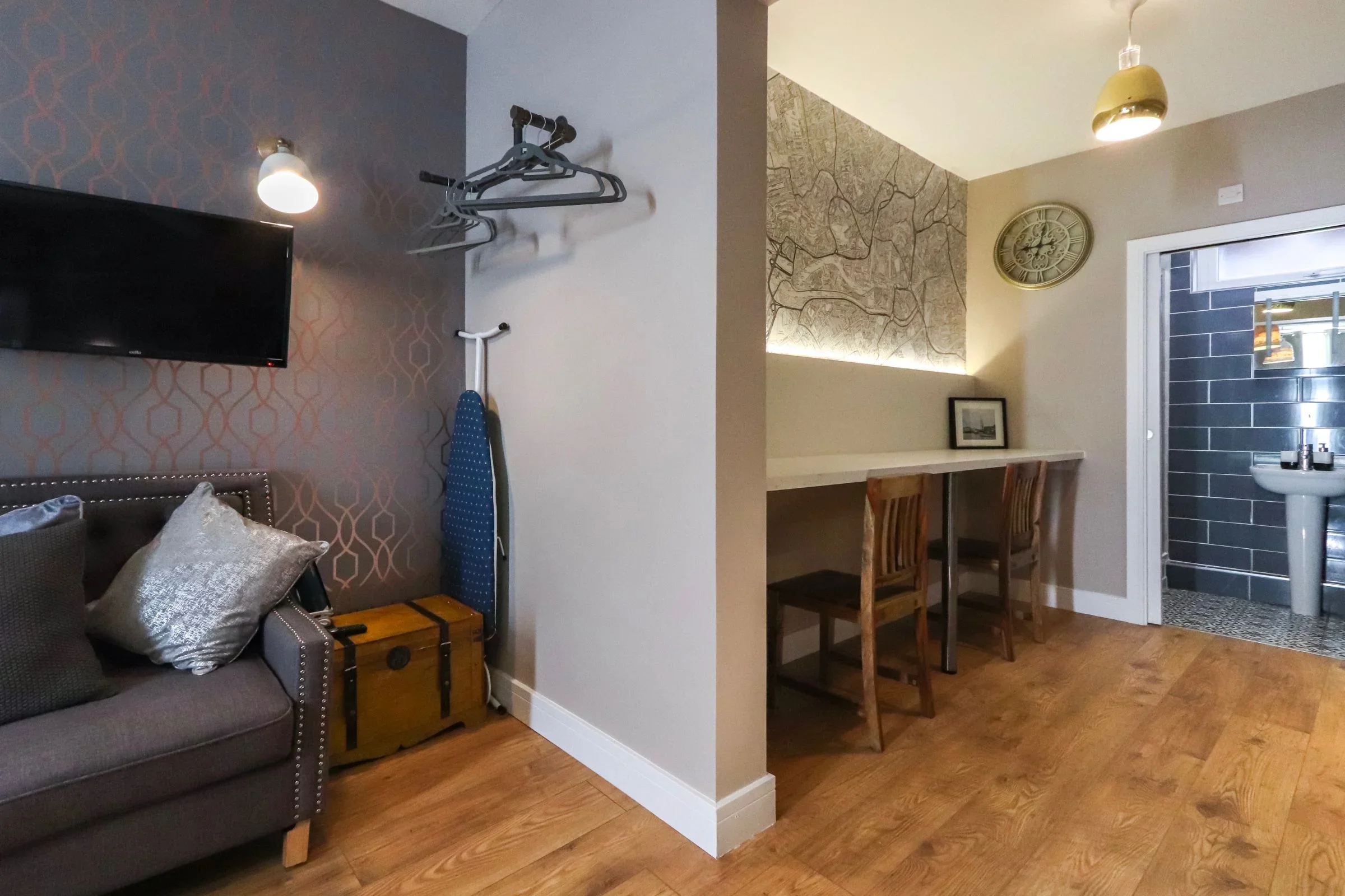 Flat Midland Road in Bristol