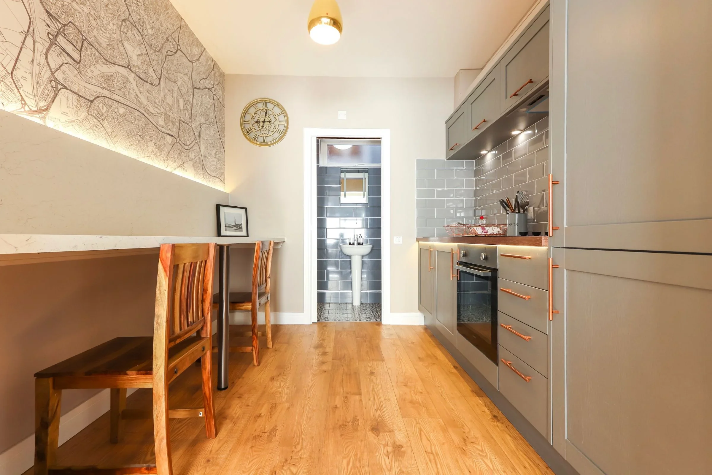 Flat Midland Road in Bristol