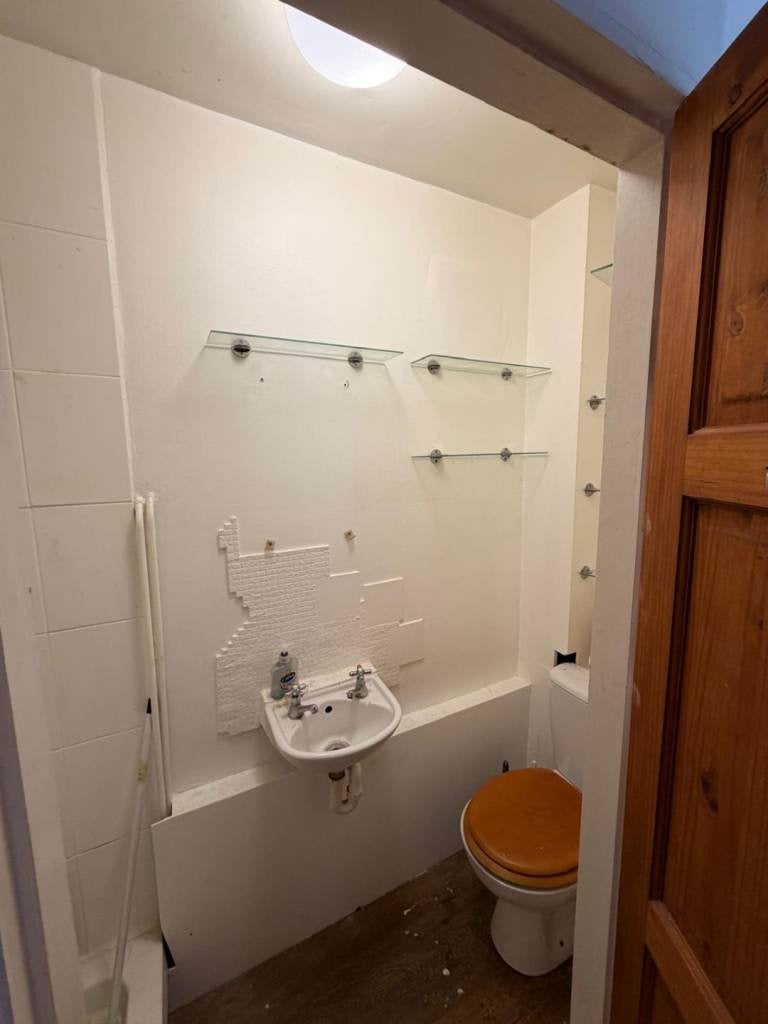 Flat Holyrood Crescent in St Albans