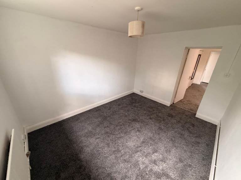Flat Holyrood Crescent in St Albans