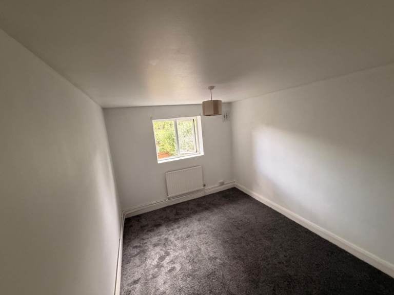 Flat Holyrood Crescent in St Albans