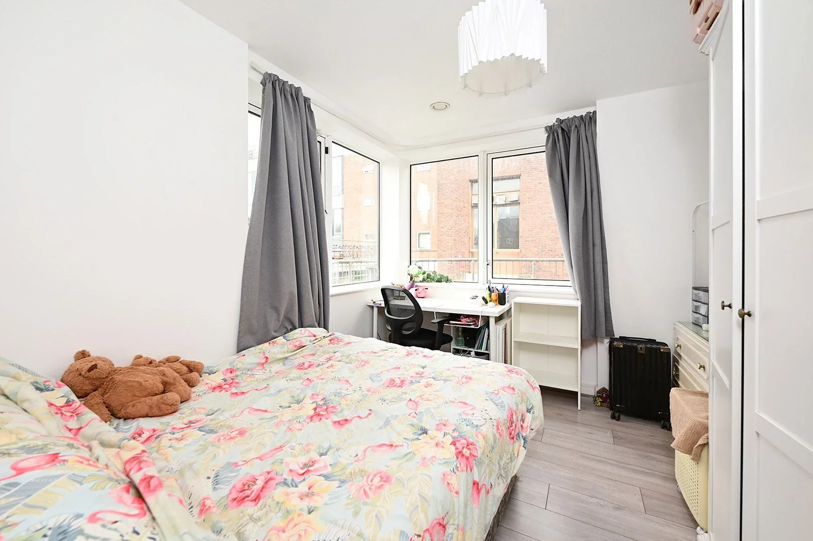 Flat Victoria Street in Basingstoke and Deane