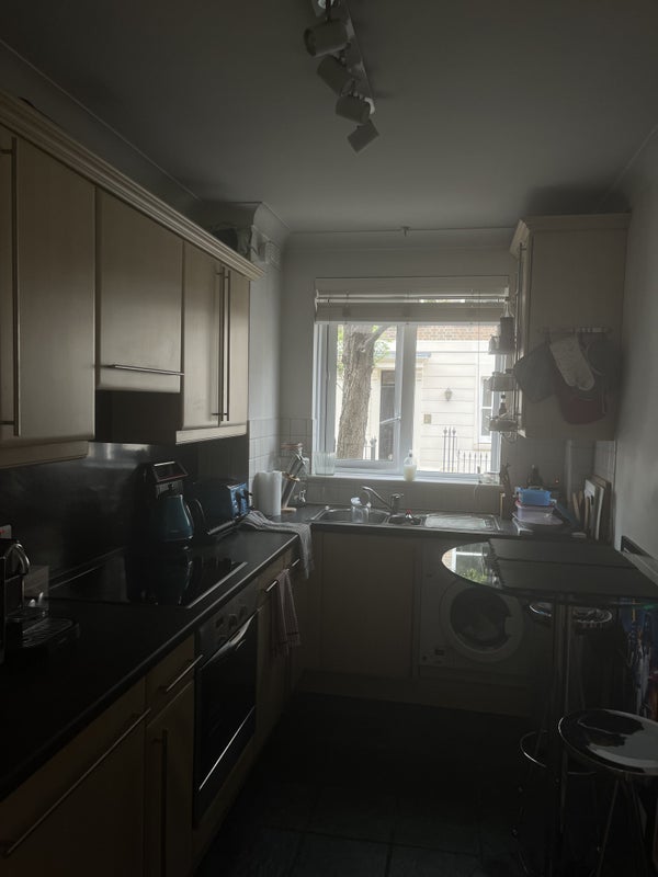 Room Holbein Place in Greater London