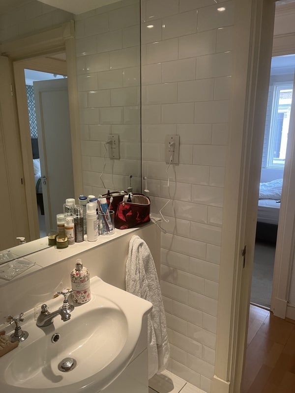 Room Holbein Place in Greater London