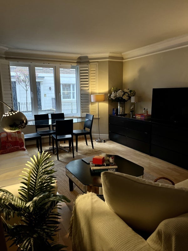 Room Holbein Place in Greater London