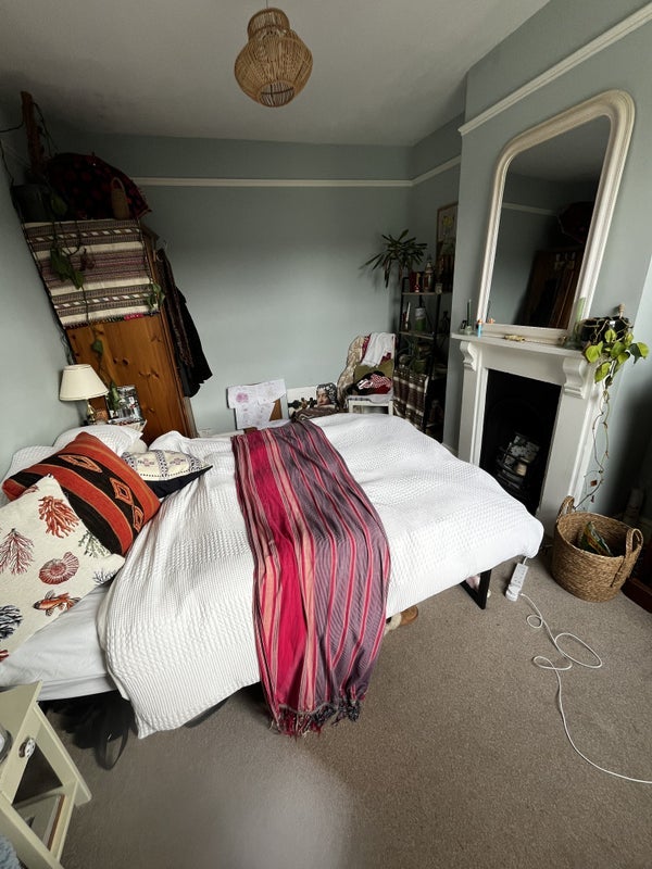Room Dunford Road in Bristol