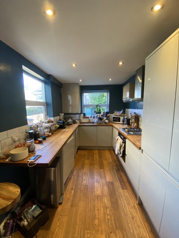 Room Dunford Road in Bristol