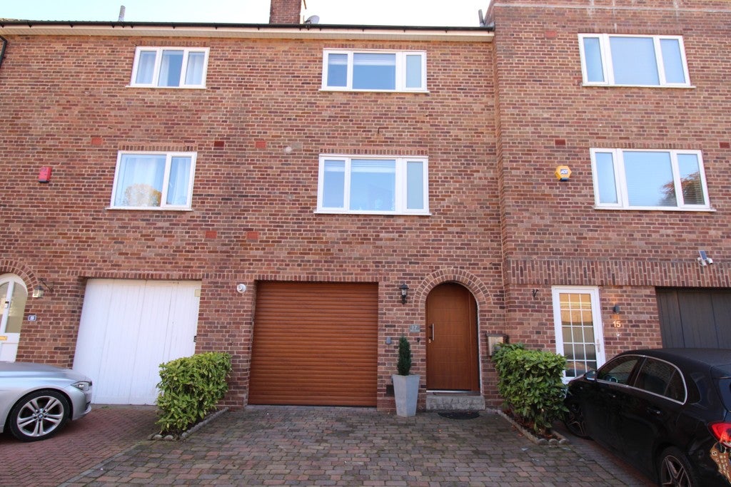 House Pavenham Drive in Birmingham