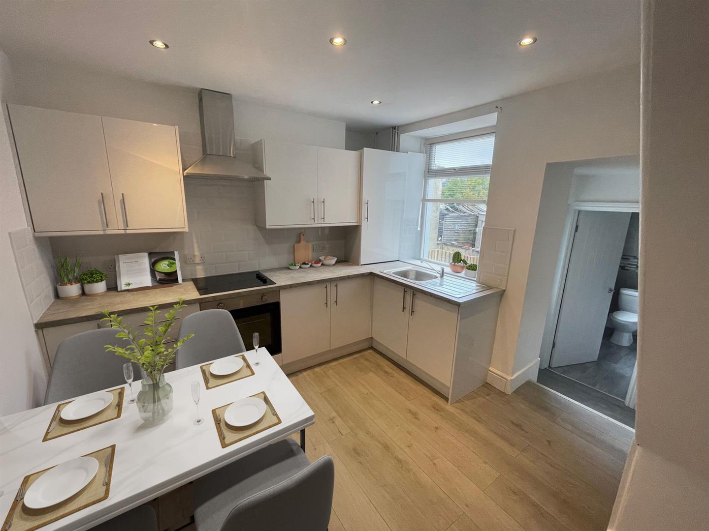 Flat Llanover Road in Blaenavon