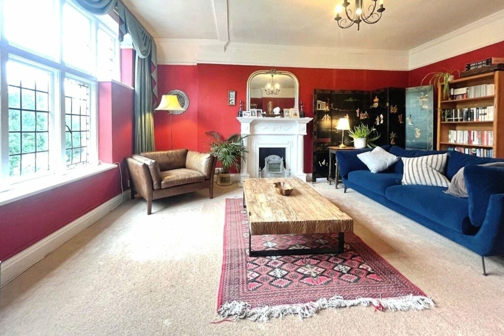 Flat Seale Lane in Waverley