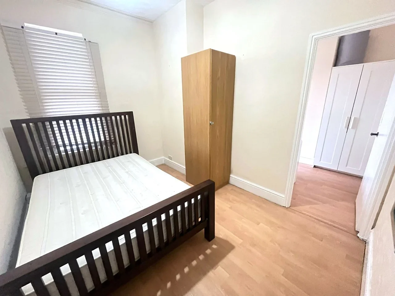Flat Dudley Road in Greater London