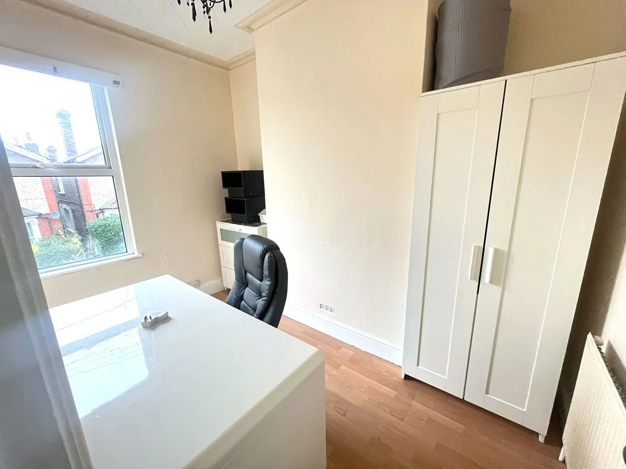 Flat Dudley Road in Greater London