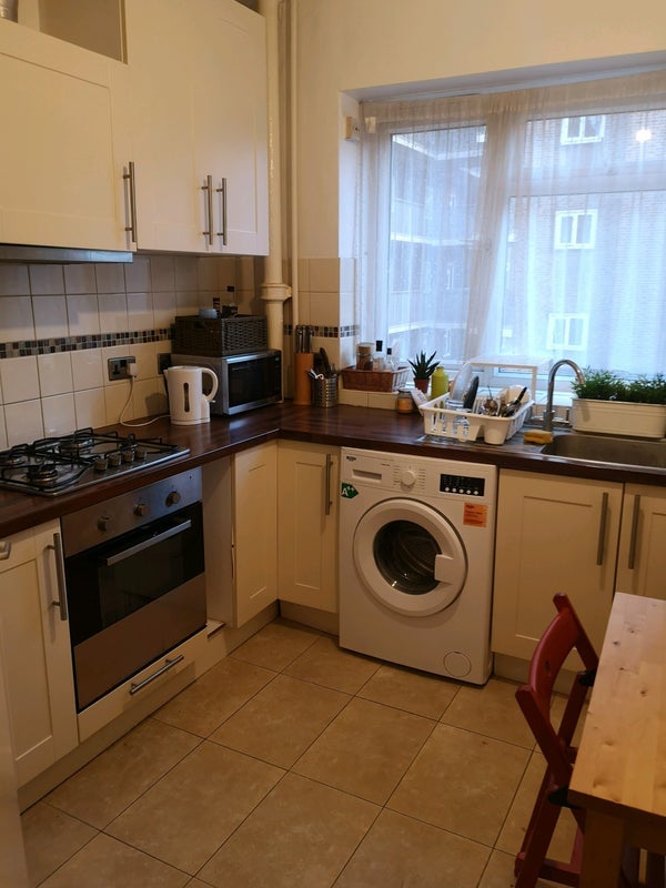 Room Murray Grove in Greater London