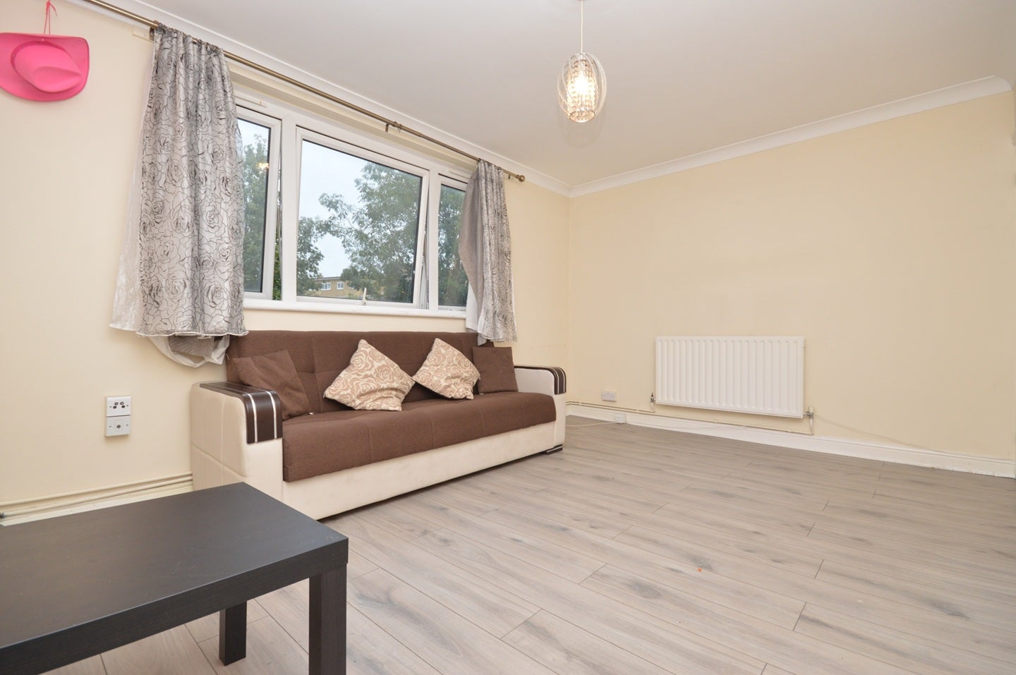 Flat Glengall Grove in Greater London