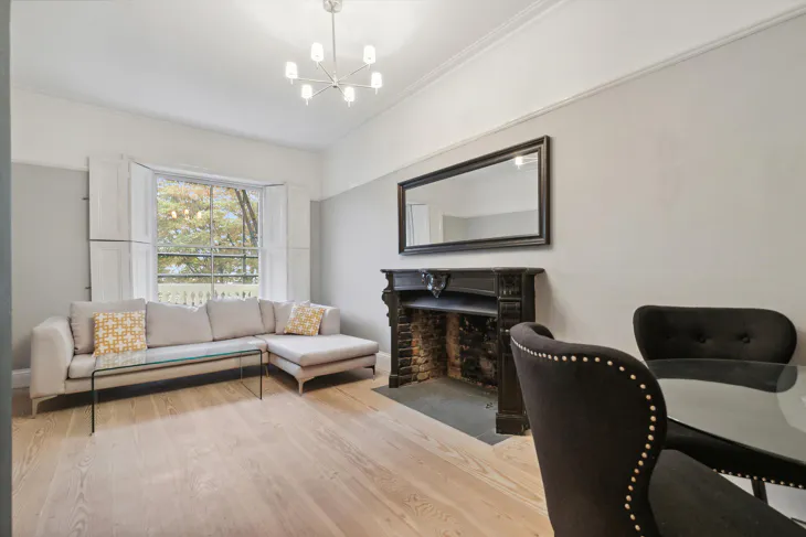 Flat Queen's Gardens in City of Westminster