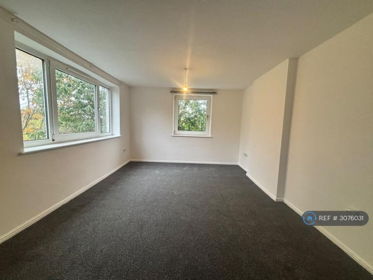 Flat Kersal Way in Salford