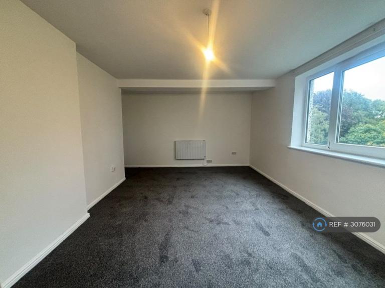 Flat Kersal Way in Salford