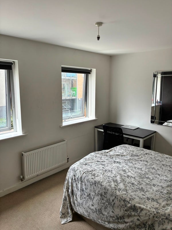 Room Merchant Street in Greater London
