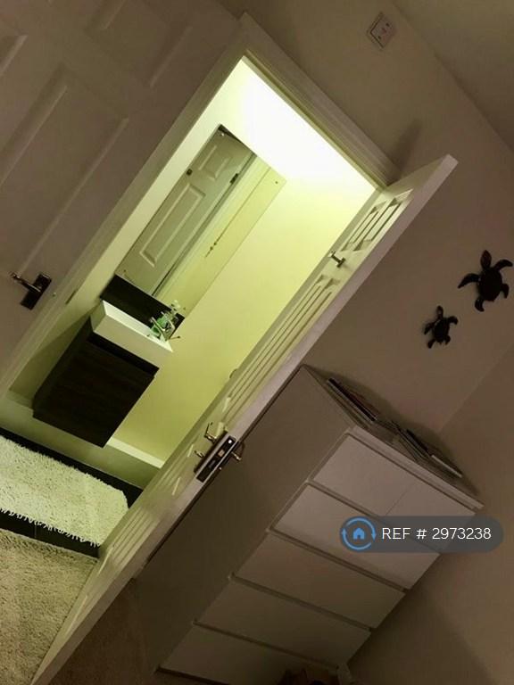 Room Falconwood Chase in Salford