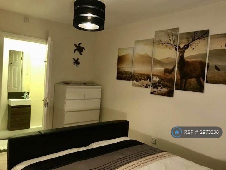 Room Falconwood Chase in Salford