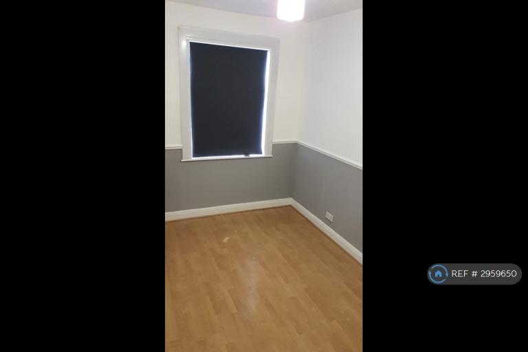 Flat Woolstone Road in Greater London