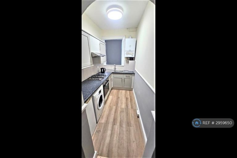 Flat Woolstone Road in Greater London