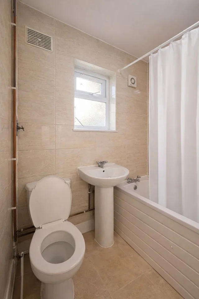 Room River Road in Greater London