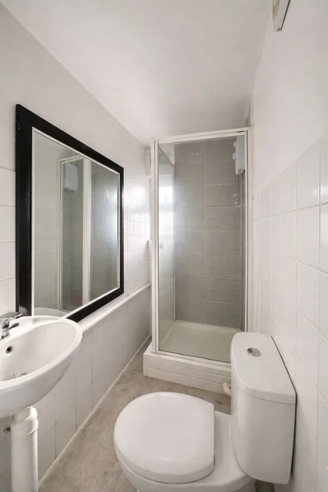 Room River Road in Greater London