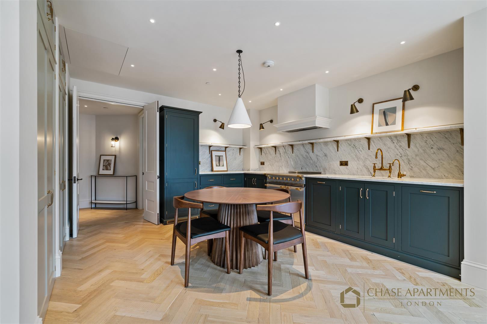 Flat Tottenham Mews in Greater London