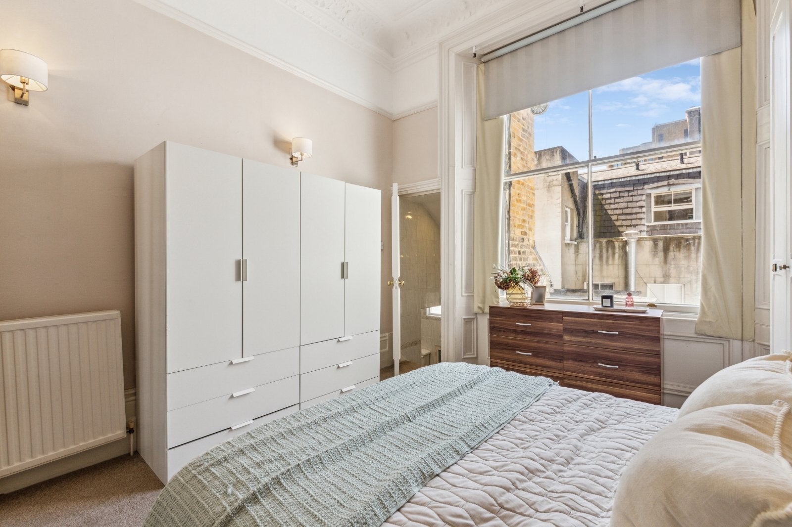 Flat Stanhope Mews West in Greater London