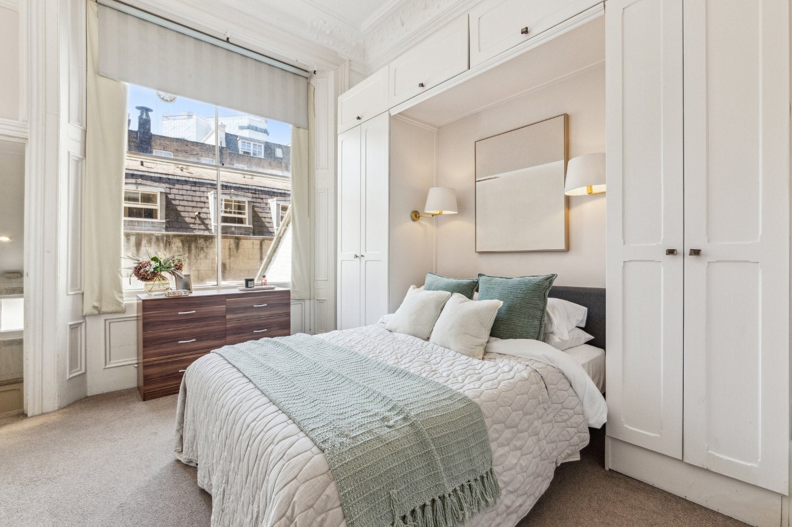 Flat Stanhope Mews West in Greater London