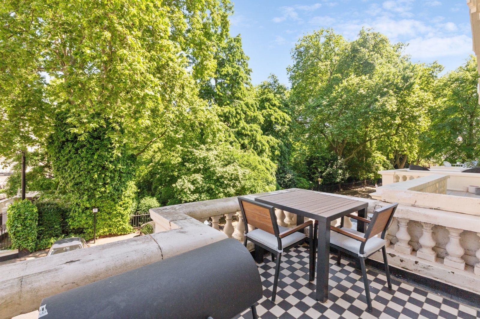 Flat Stanhope Mews West in Greater London
