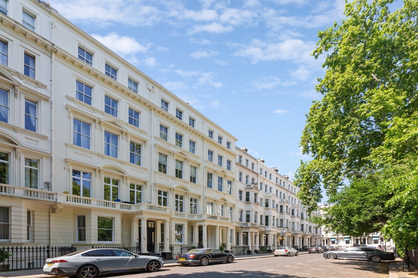 Flat Stanhope Mews West in Greater London