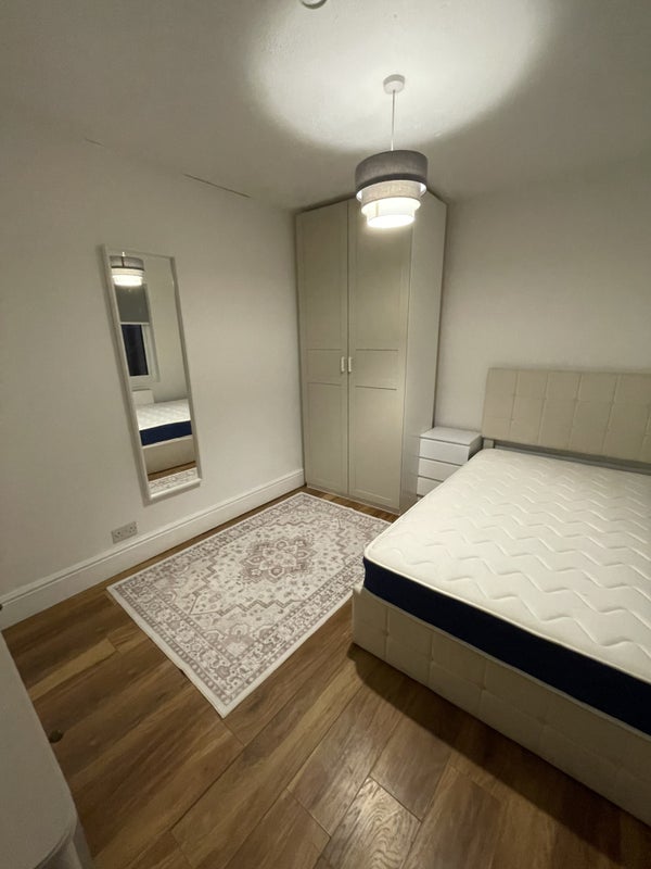 Room Ambleside Gardens in Greater London