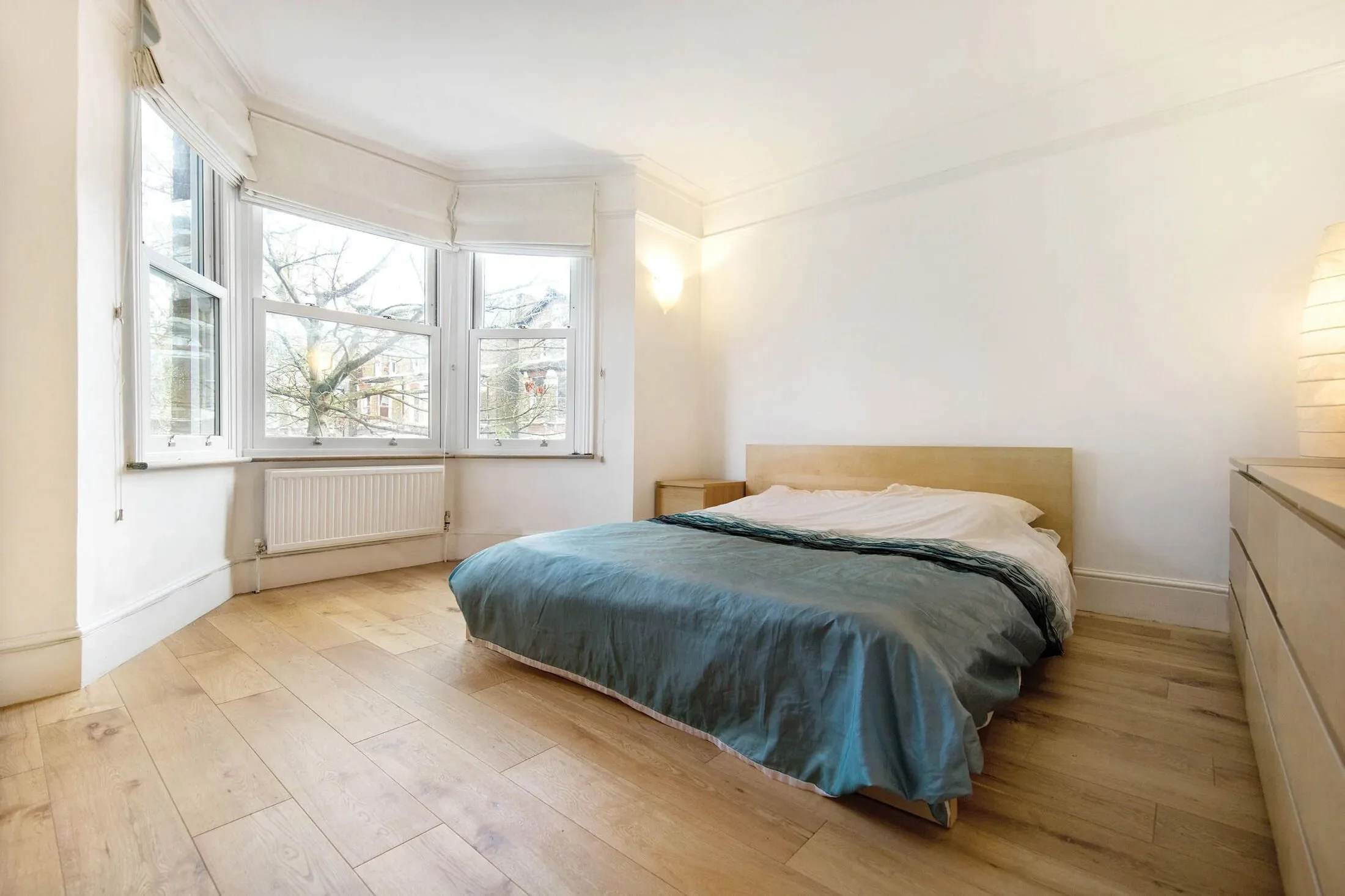 Flat Tierney Road in Greater London