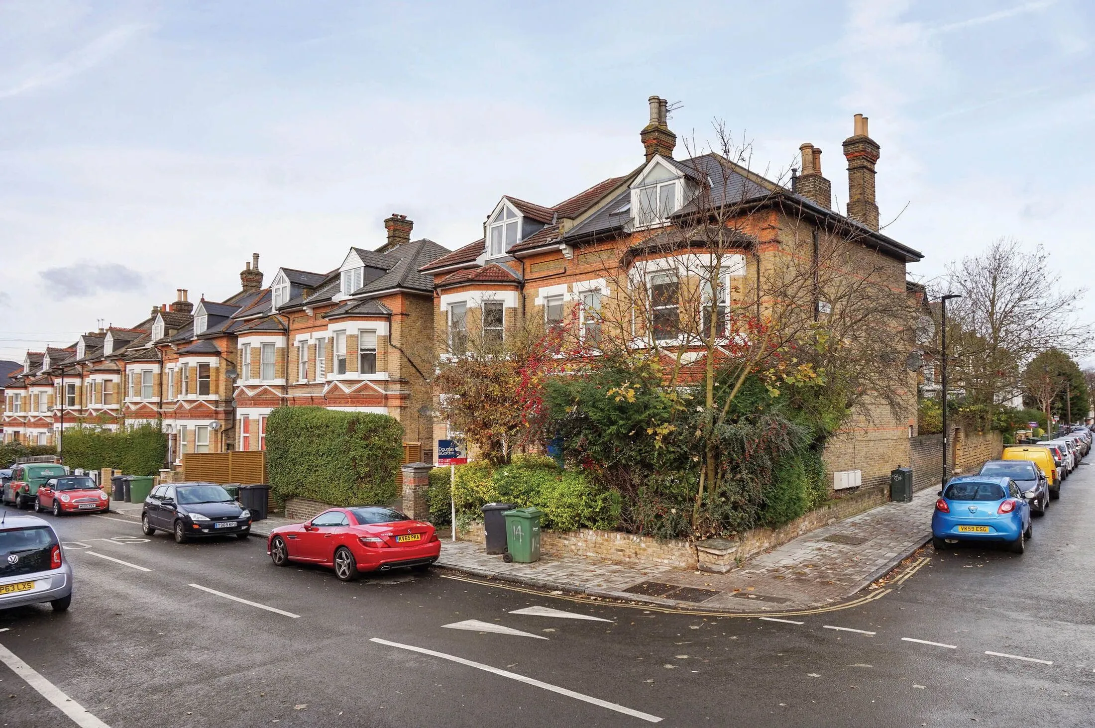 Flat Tierney Road in Greater London