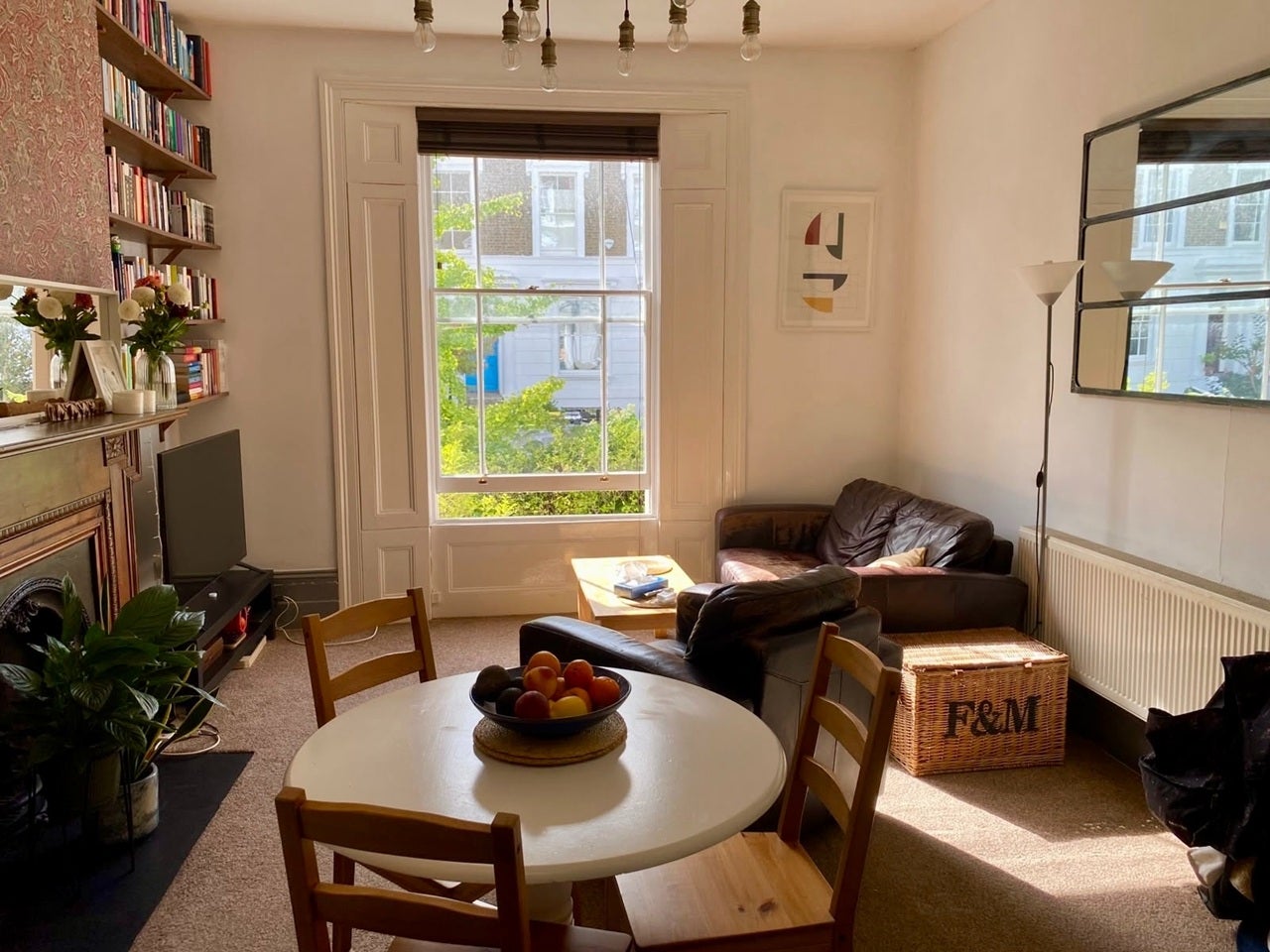 Flat Richborne Terrace in Greater London