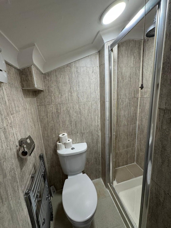 Room Fanshawe Avenue in Greater London