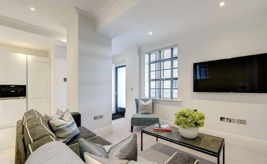 Flat Rainville Road in Greater London