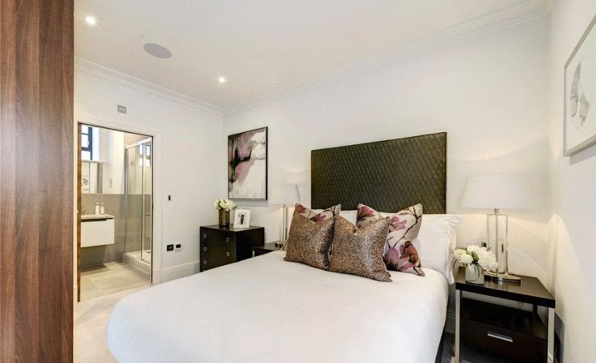 Flat Rainville Road in Greater London