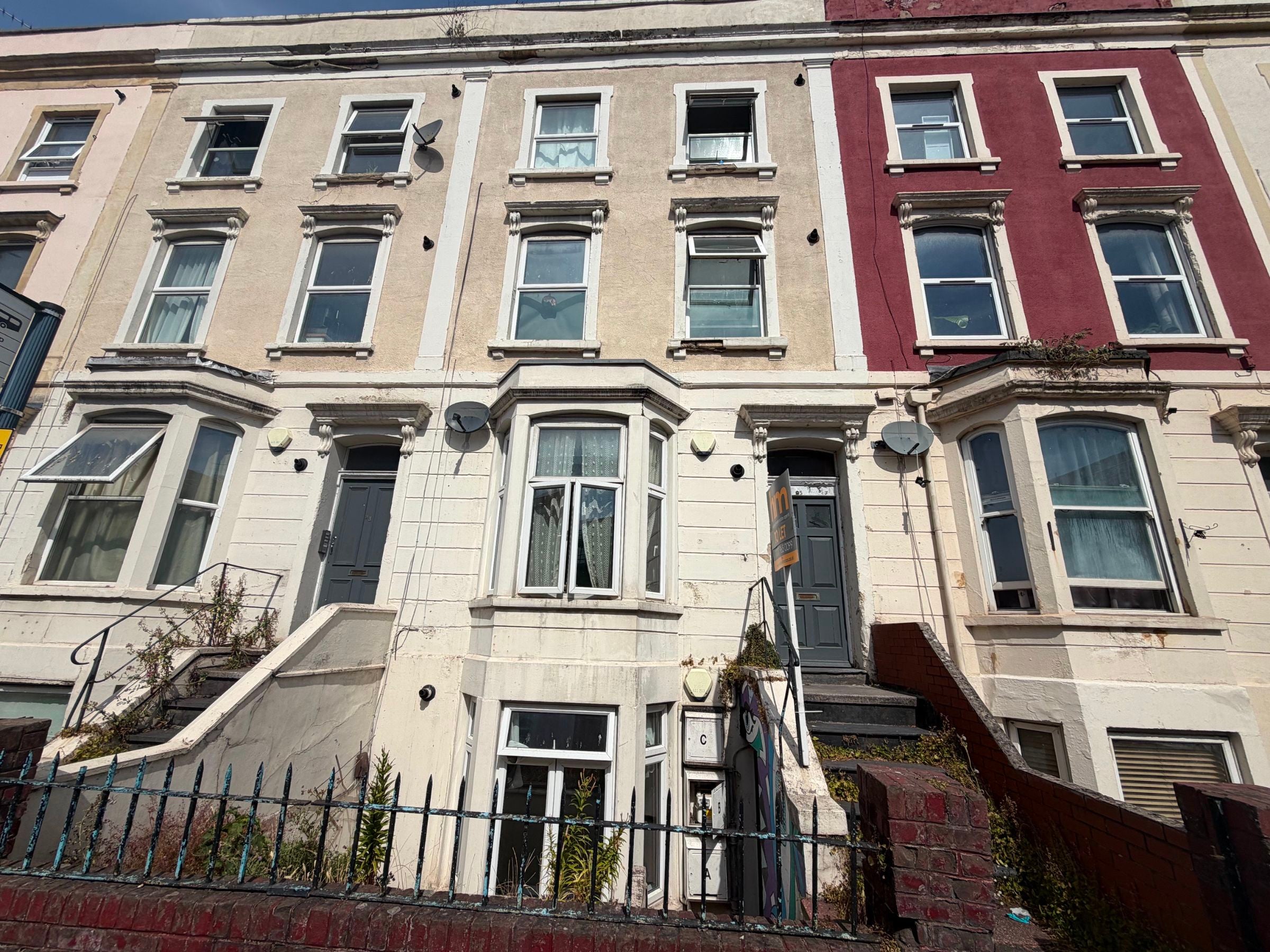 Flat City Road in Bristol