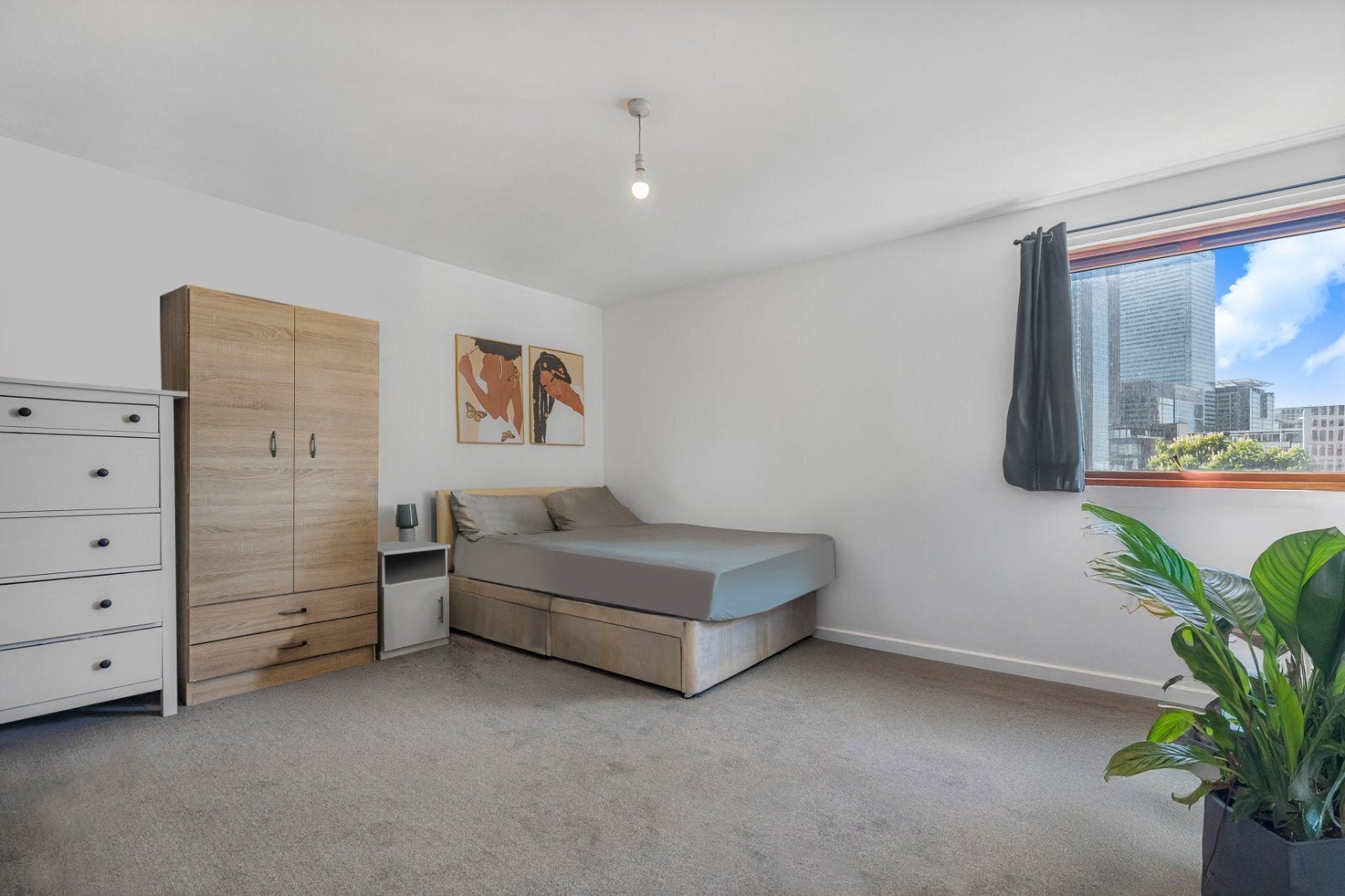 Flat Gaselee Street in Greater London