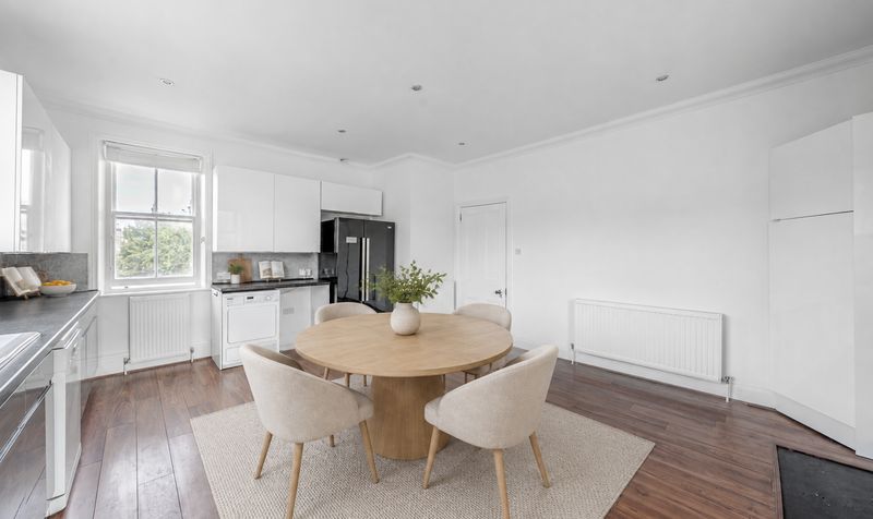 Flat Leeds Road in Harrogate