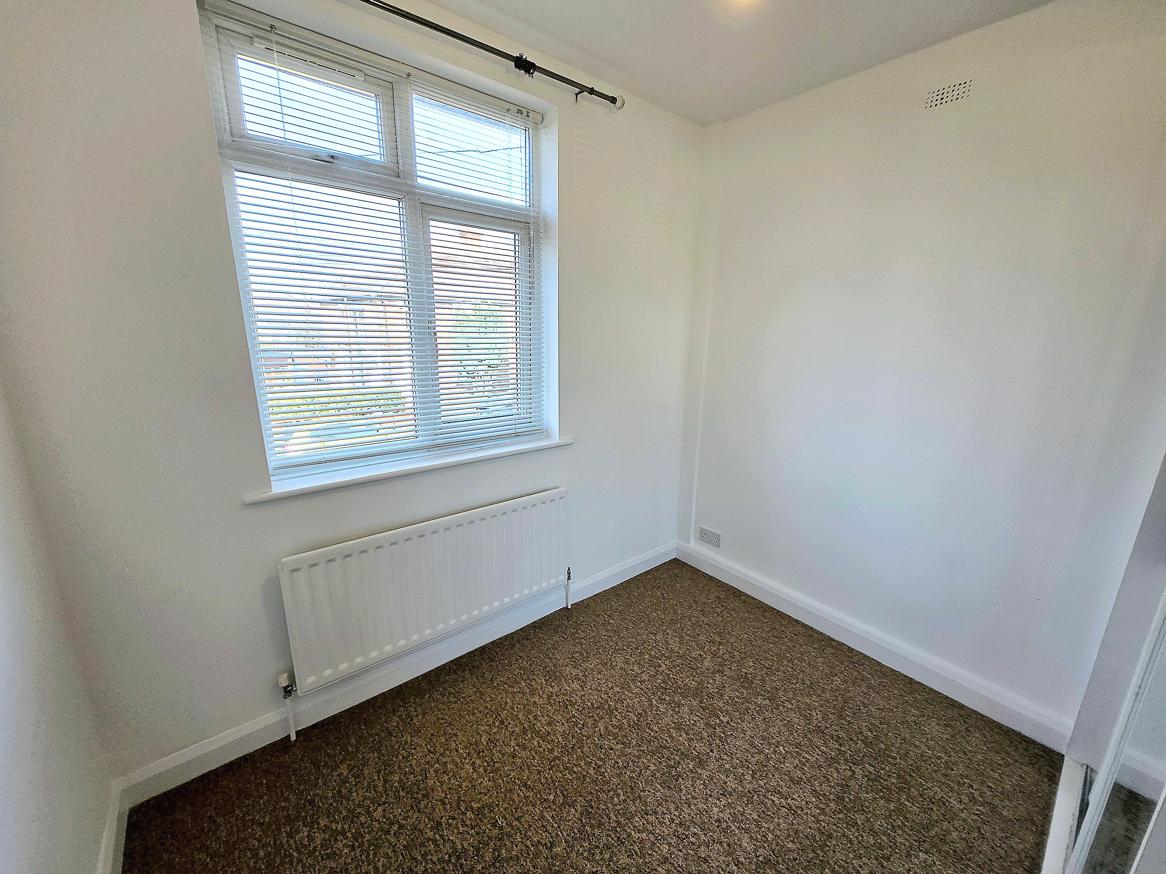 Flat Wordsworth Avenue in Greater London
