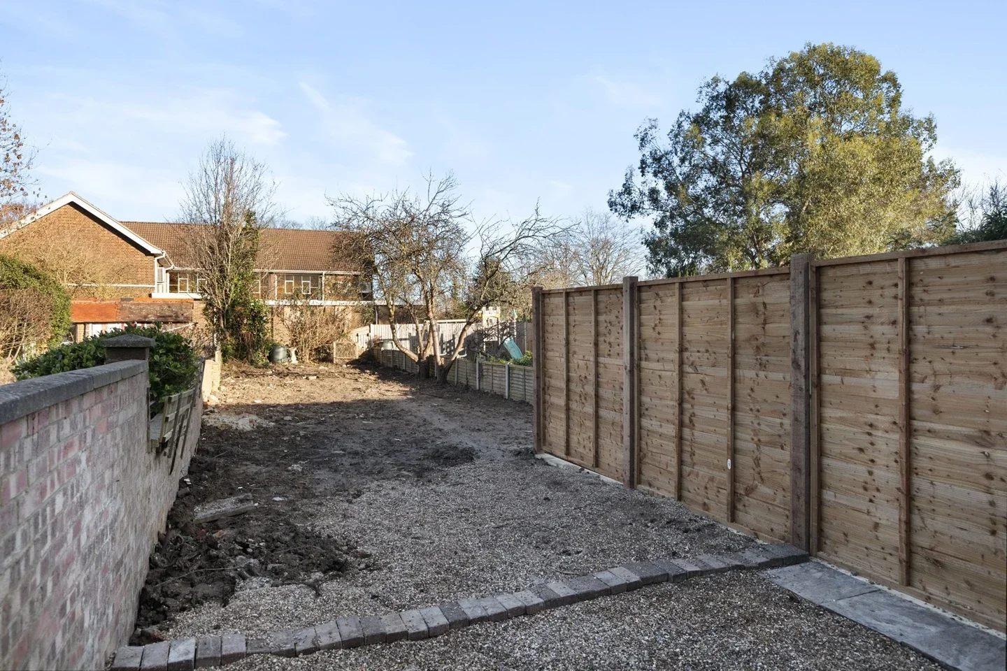 Flat Hythe Park Road in Borough of Runnymede