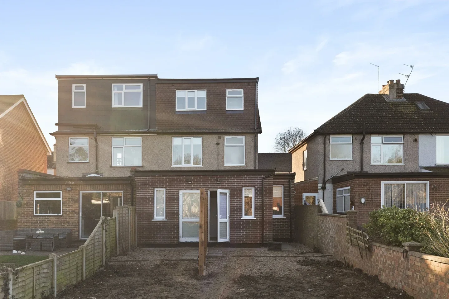 Flat Hythe Park Road in Borough of Runnymede