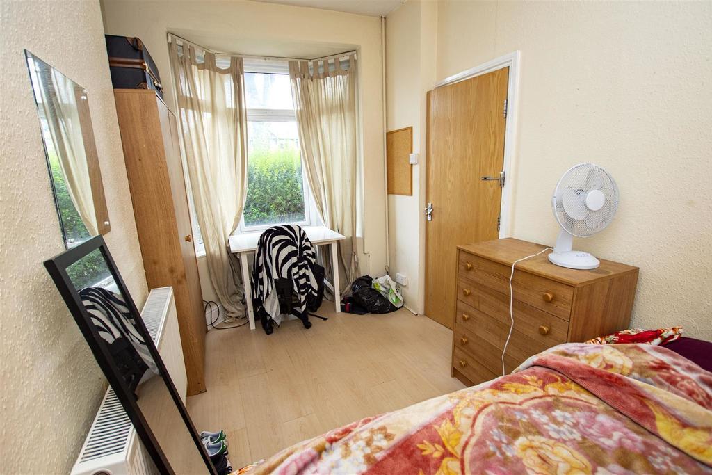 Flat Harborne Lane in Birmingham