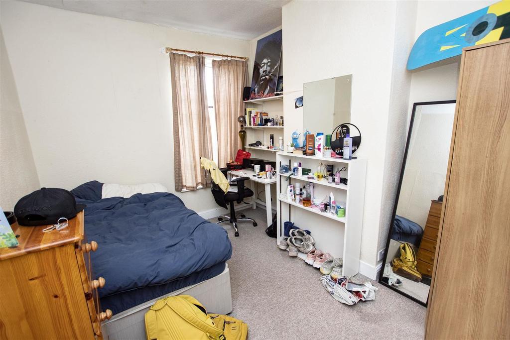 Flat Harborne Lane in Birmingham