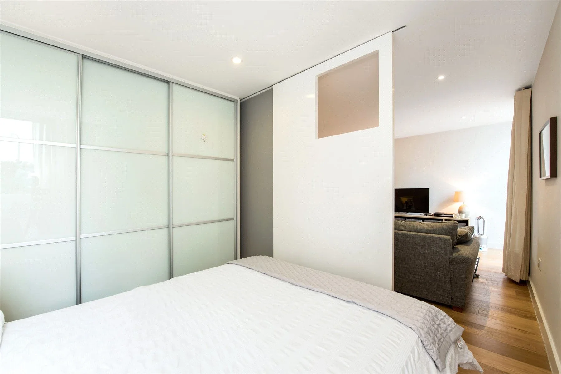 Flat Banning Street in Greater London